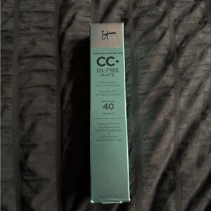 It Cosmetics CC+ Cream Oil Free Matte